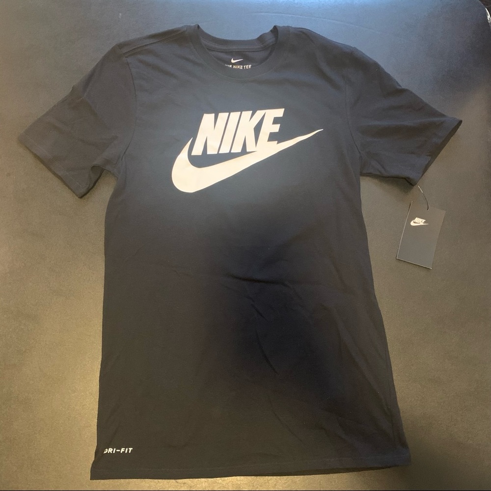 Nike "The Nike Tee" Shirt - Black, Small
